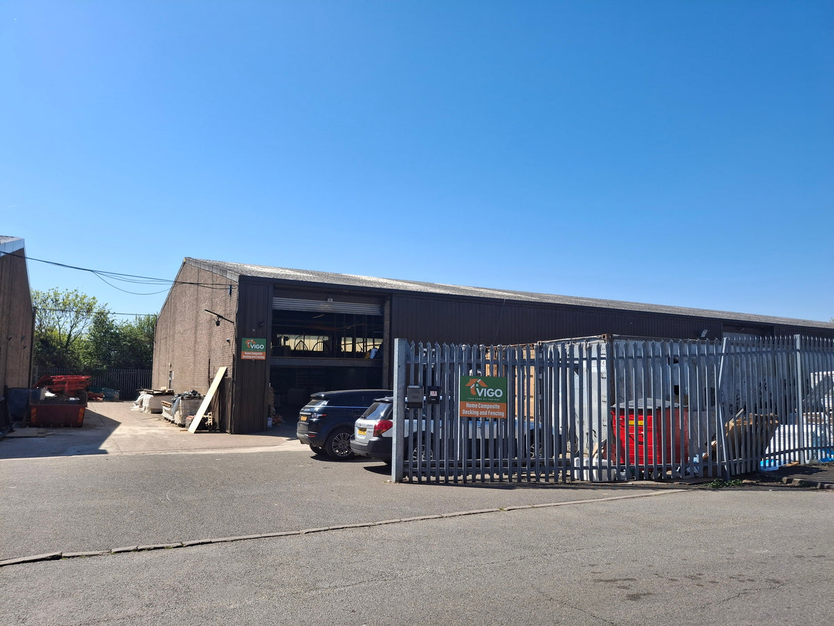 Where to Buy Composite Decking in Northamptonshire: Local Stock, Prices & Collection