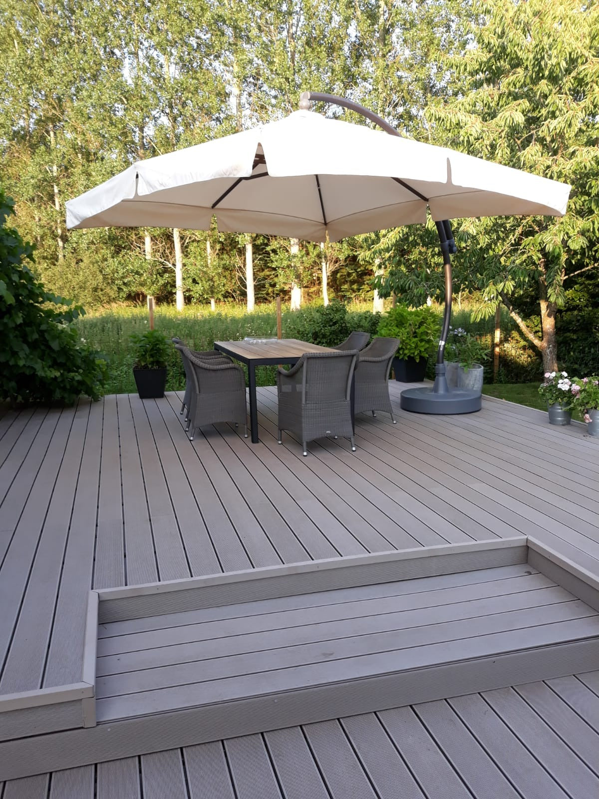 How Long Does Composite Decking Last in the UK? Lifespan & Warranty Guide