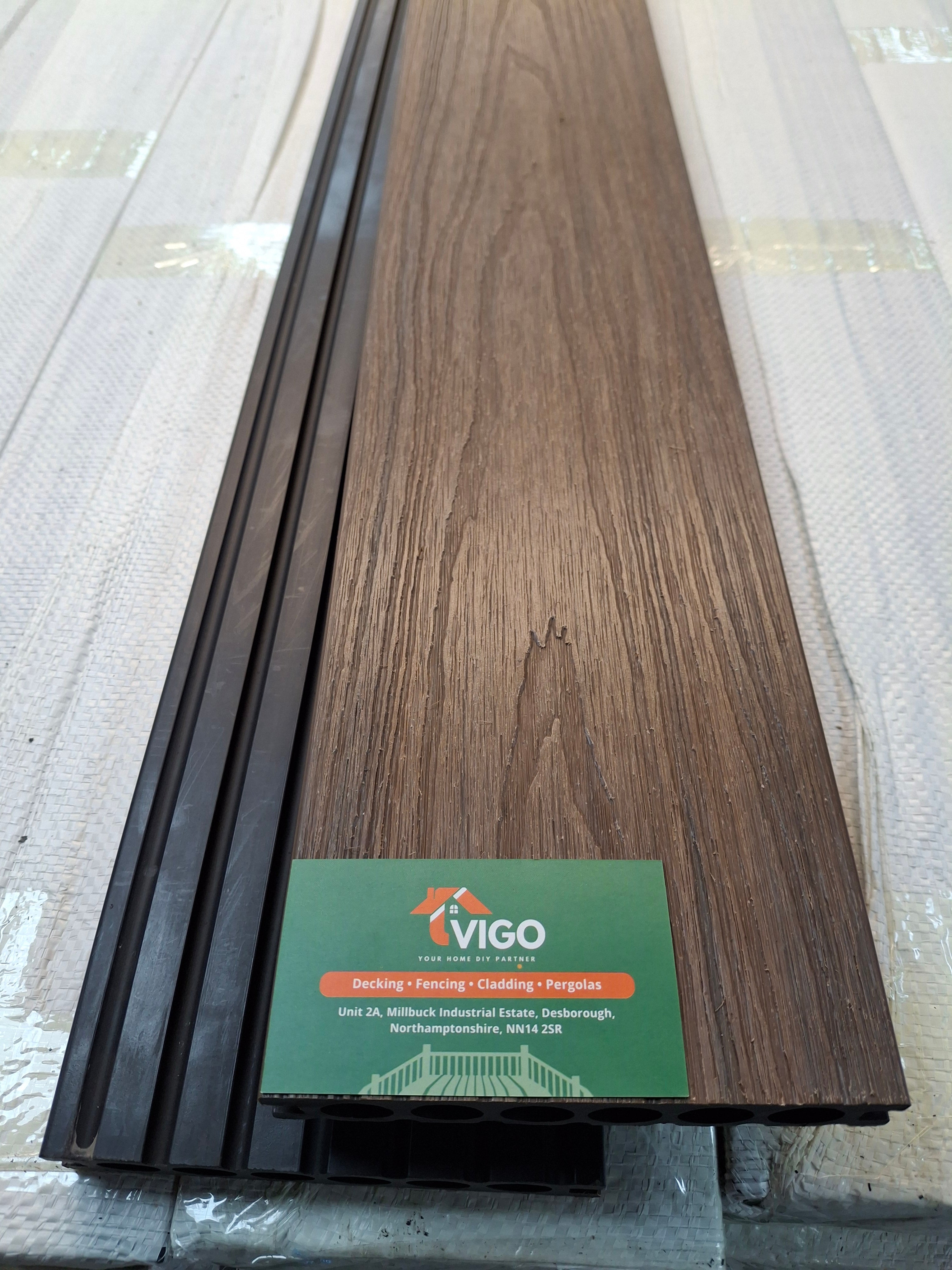 WPC Composite Decking Boards – Chestnut (140mm x 23mm x 3m)