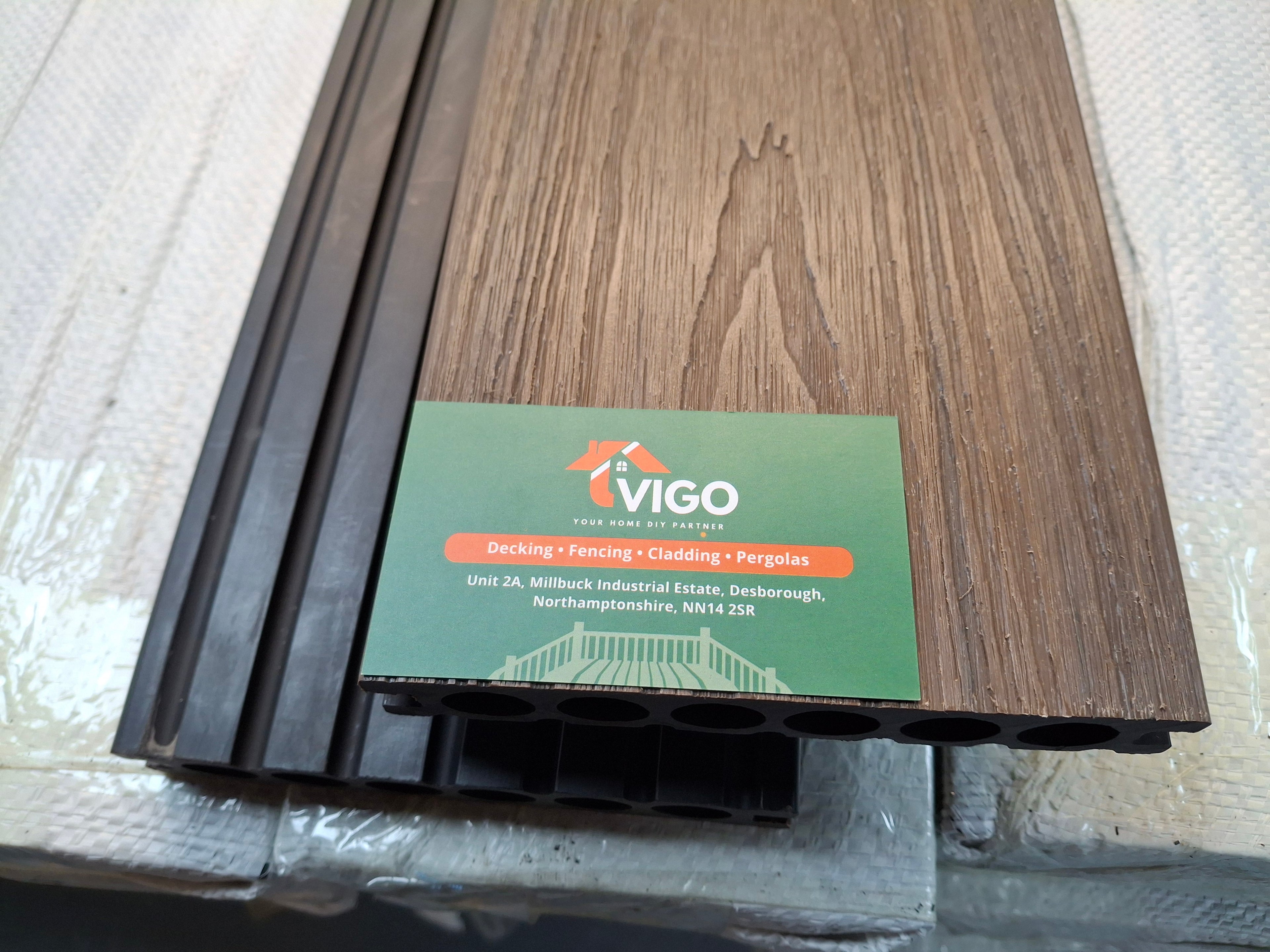 WPC Composite Decking Boards – Chestnut (140mm x 23mm x 3m)