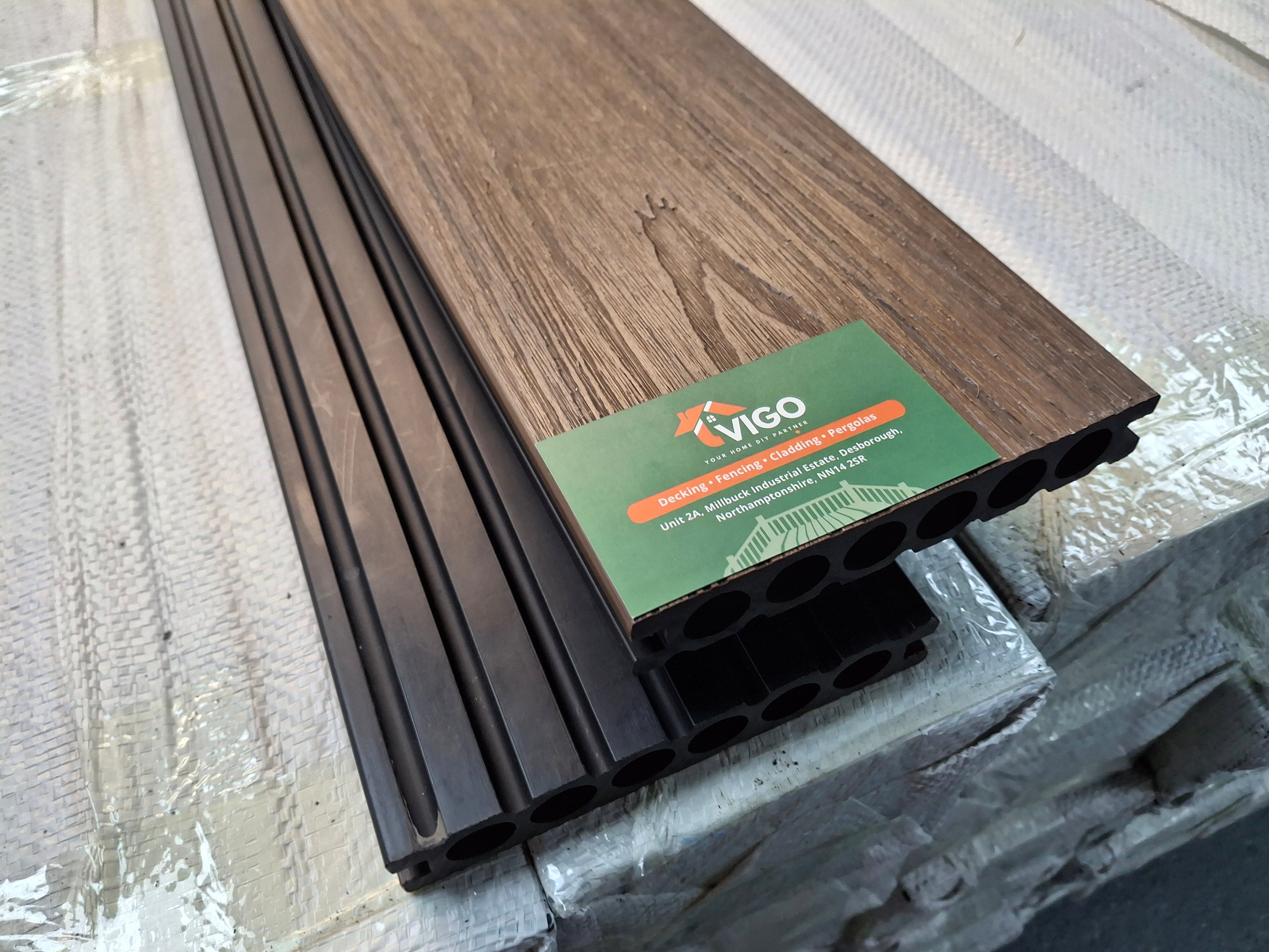 WPC Composite Decking Boards – Chestnut (140mm x 23mm x 3m)