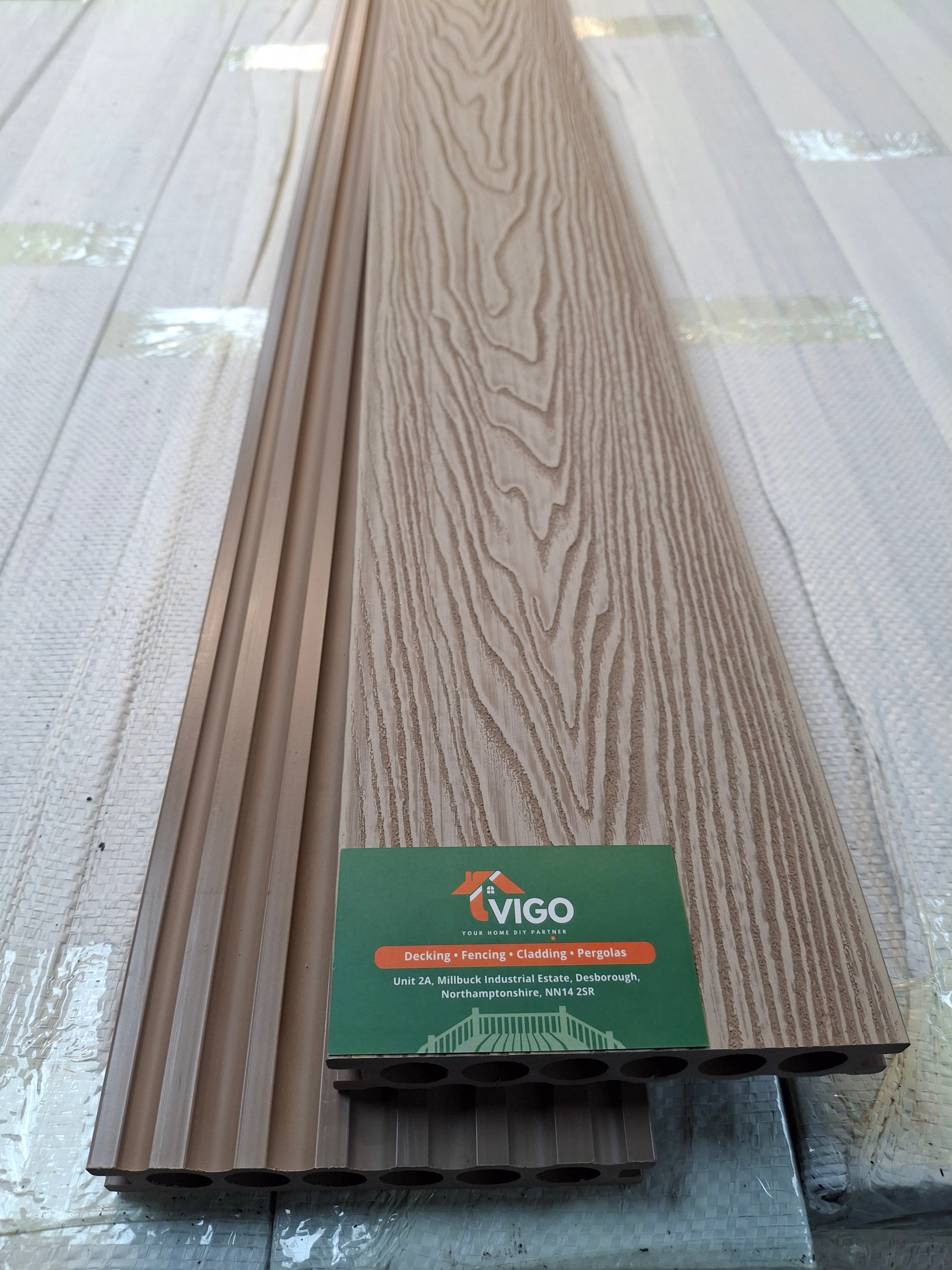 3D WPC Composite Decking Boards B – Off White (140mm x 25mm x 3m)