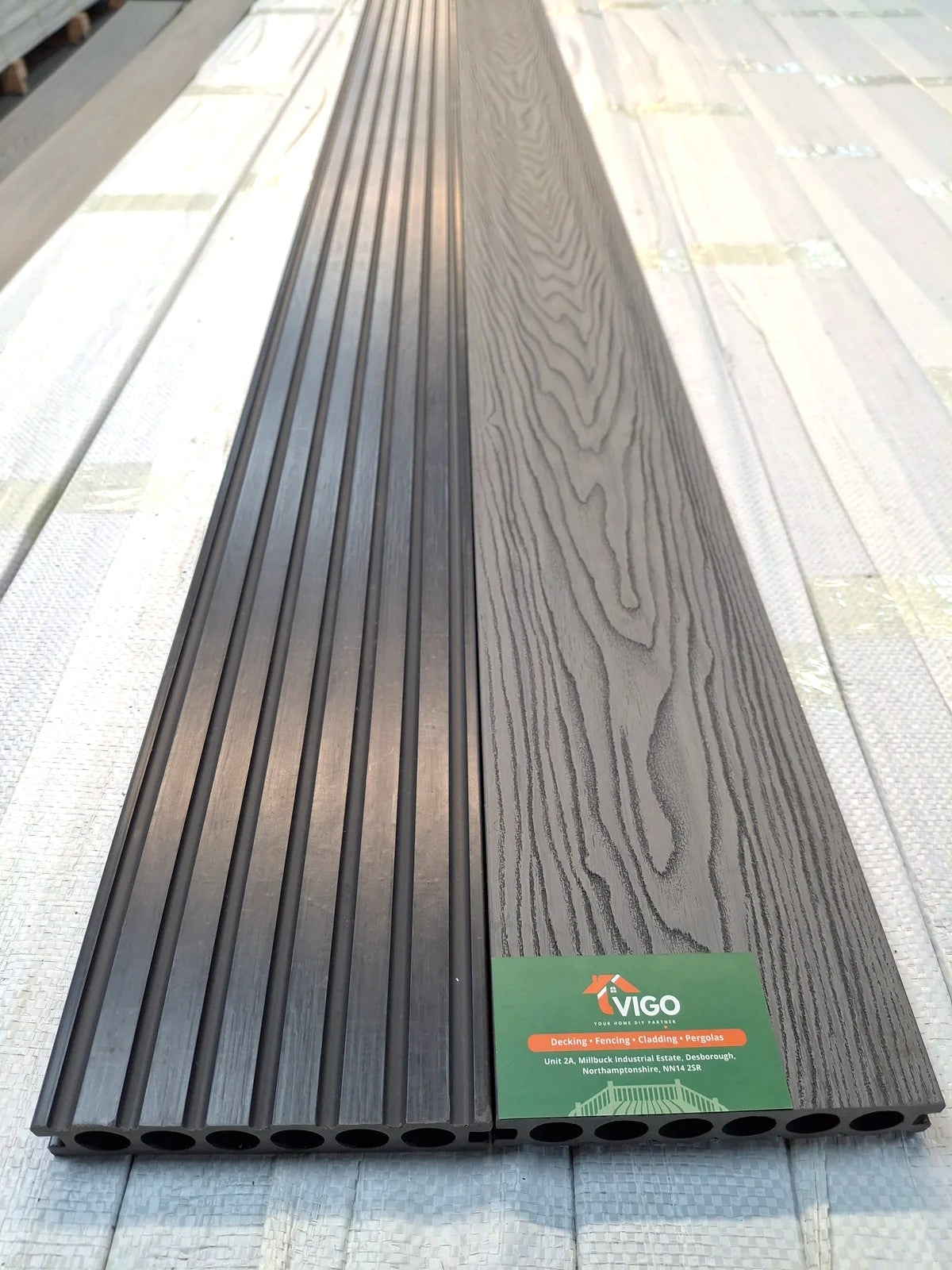 WPC Composite Decking Boards – Grey 3D | Round Hollow | 140mm x 25mm x 3m | Vigo Home