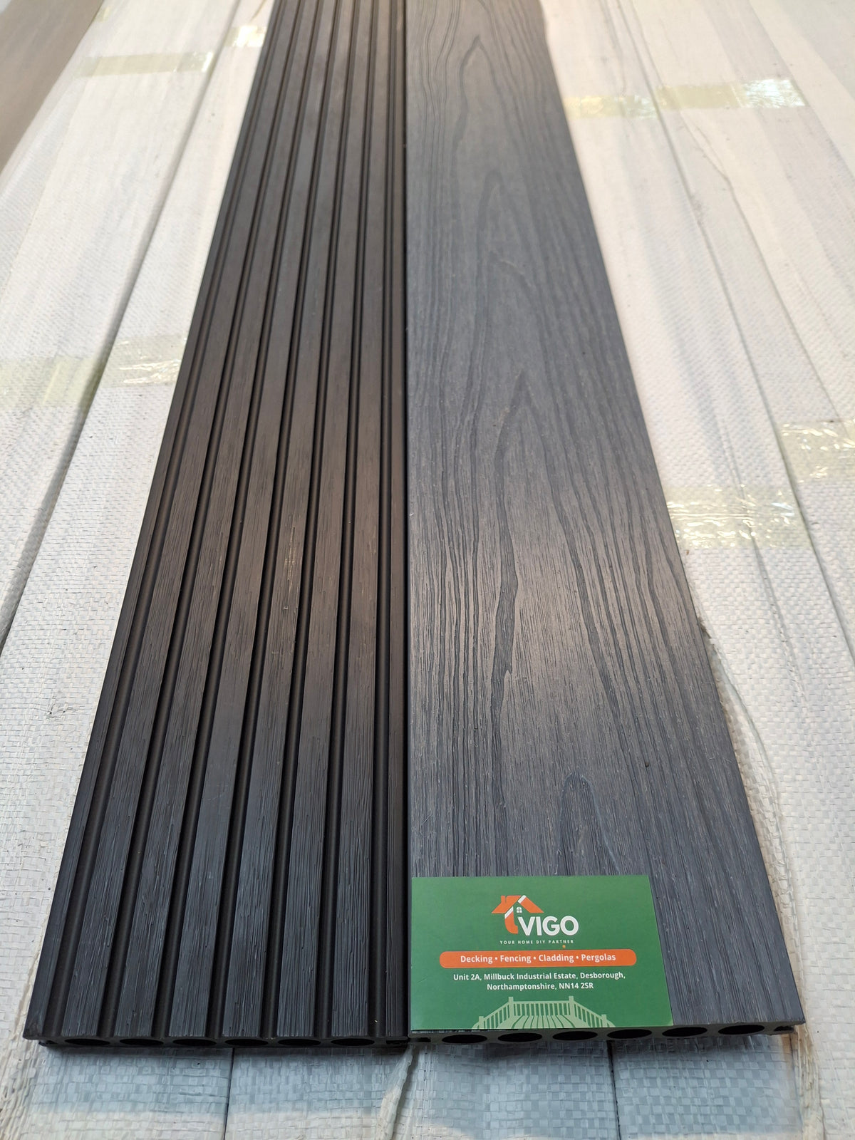 WPC Composite Decking Boards – Light Grey | Single-Sided Extruded | 140mm x 23mm x 3m | Vigo Home