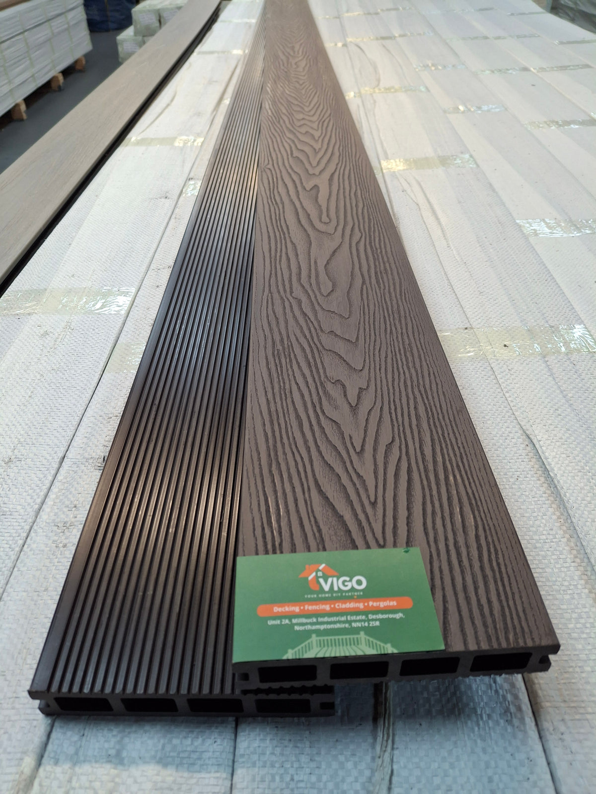 WPC Composite Decking Boards – Dark Coffee 3D | Square Hollow | 140mm x 25mm x 3m | Vigo Home
