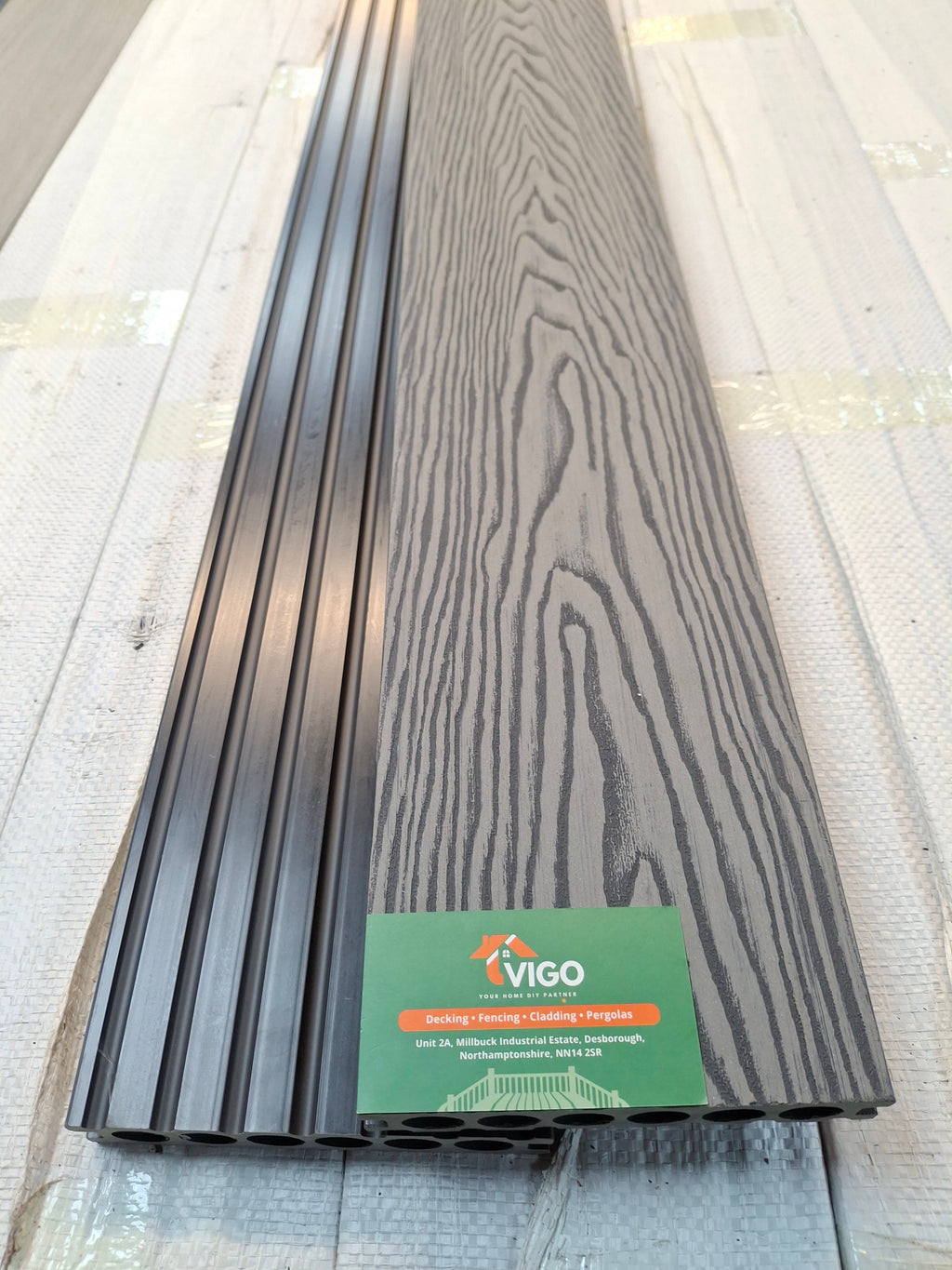 3D WPC Composite Decking Boards B – Grey (140mm x 25mm x 3m)