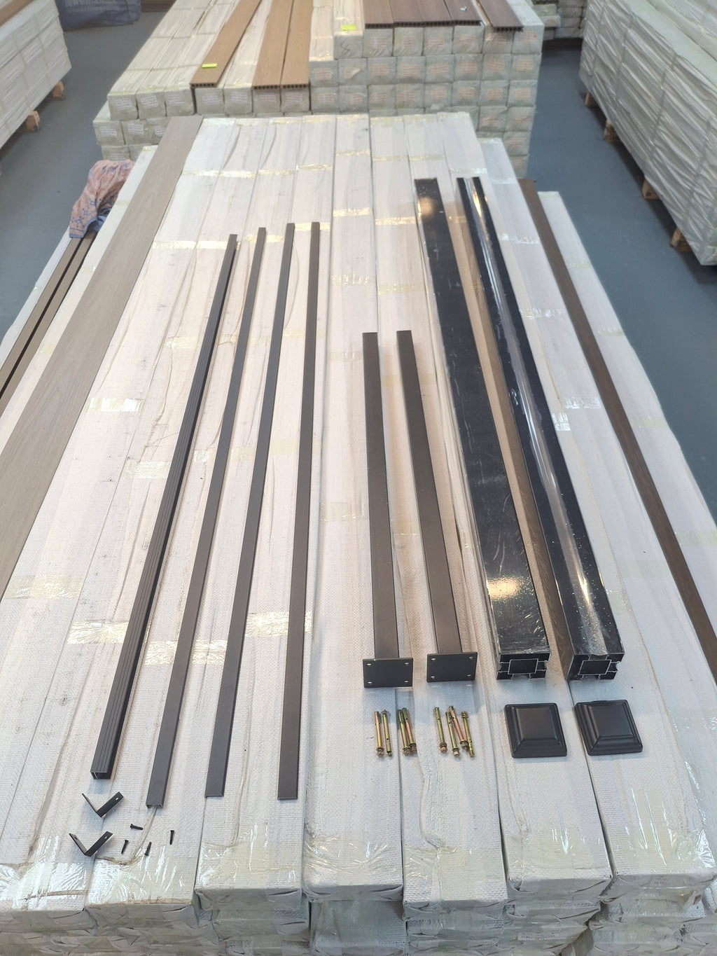 WPC Composite Fence Panel Set – Black (156mm x 22.5mm x 1.76m)