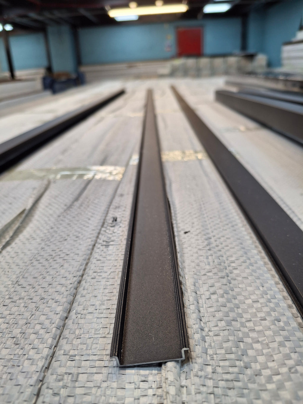 WPC Fencing Top Rail – Black | Vigo Home