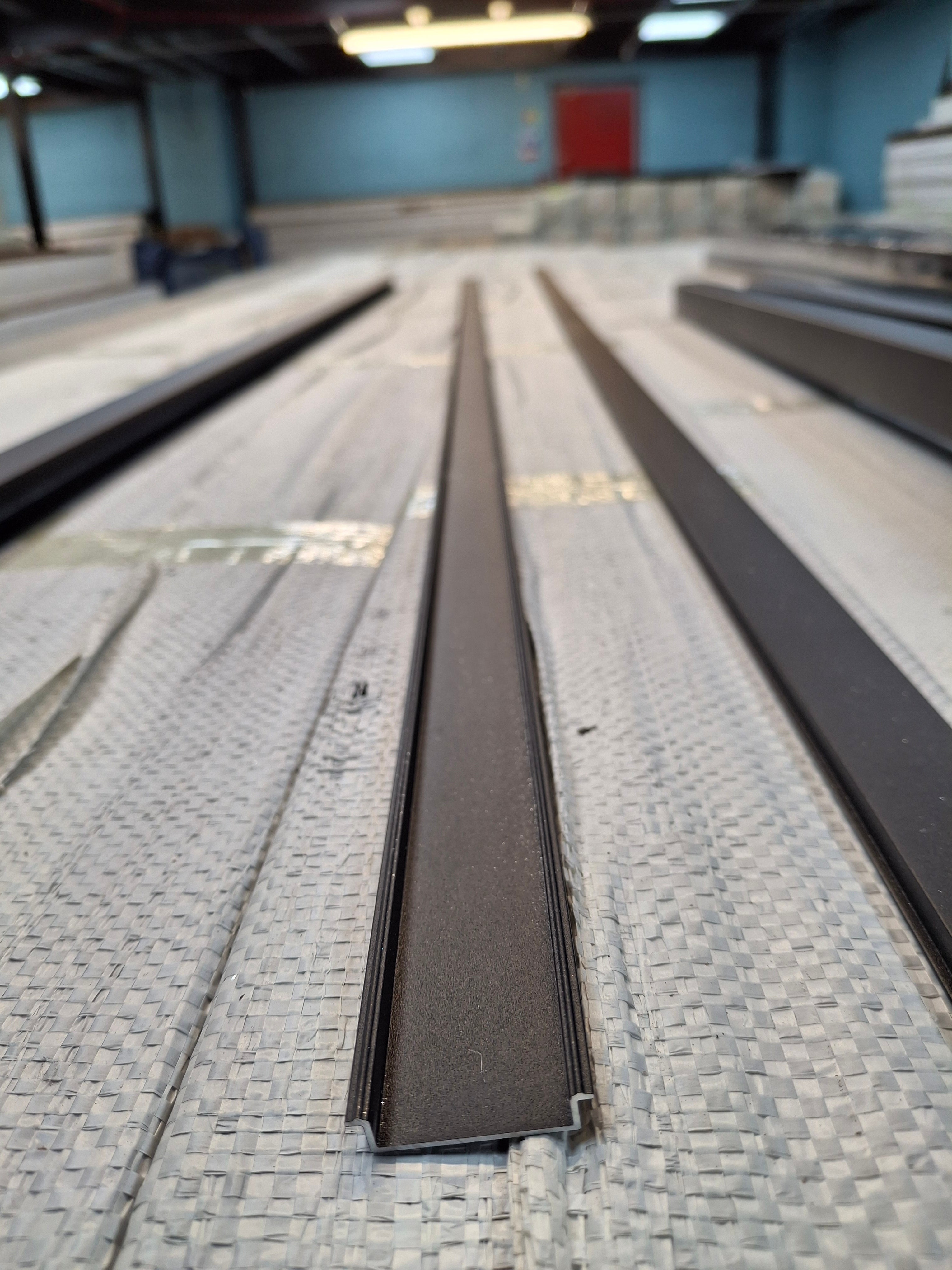 WPC Fencing Top Rail – Black | Vigo Home