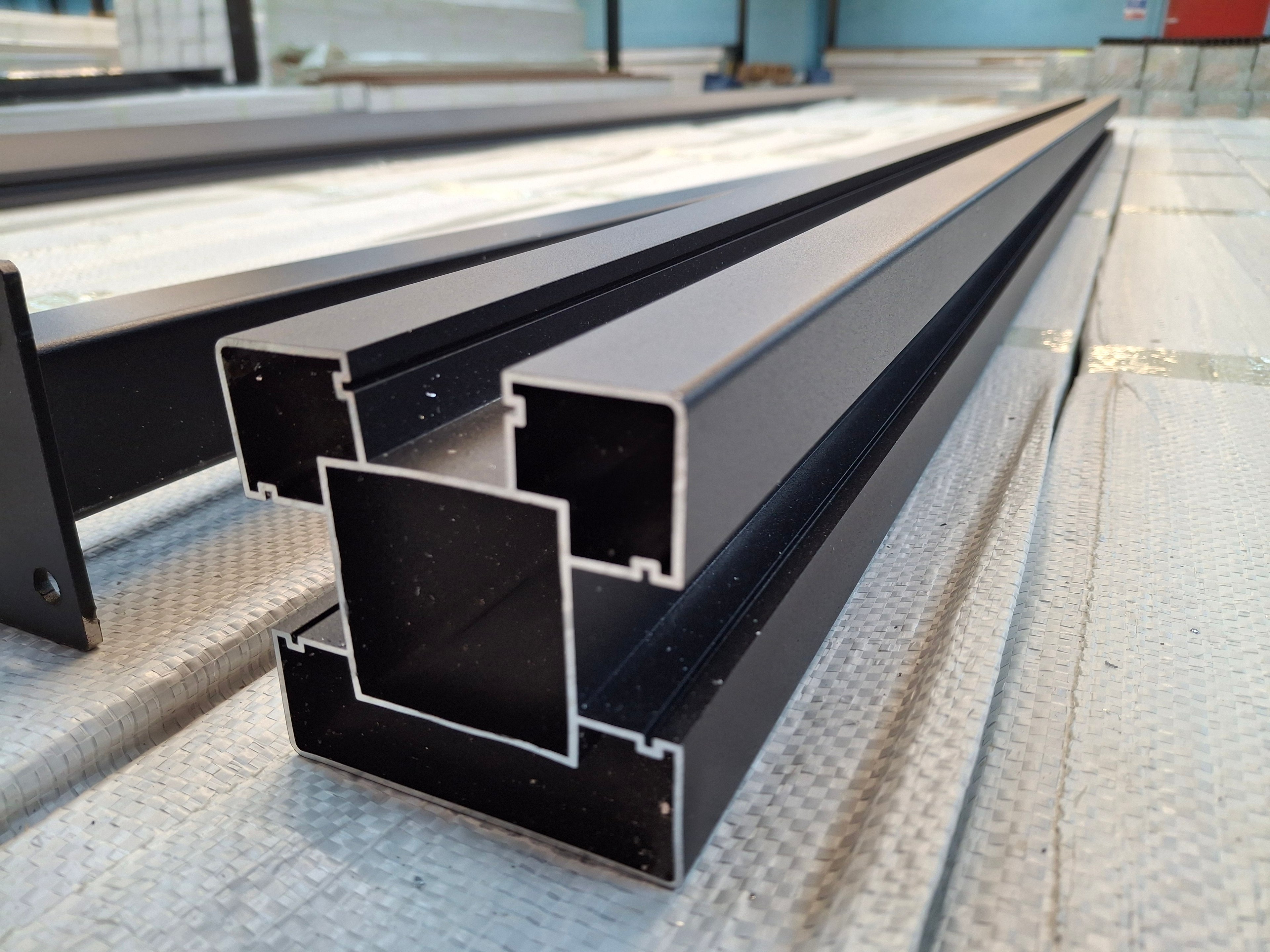 Aluminium Fence Post With Stand B – Black Powder Coated (1.76m)