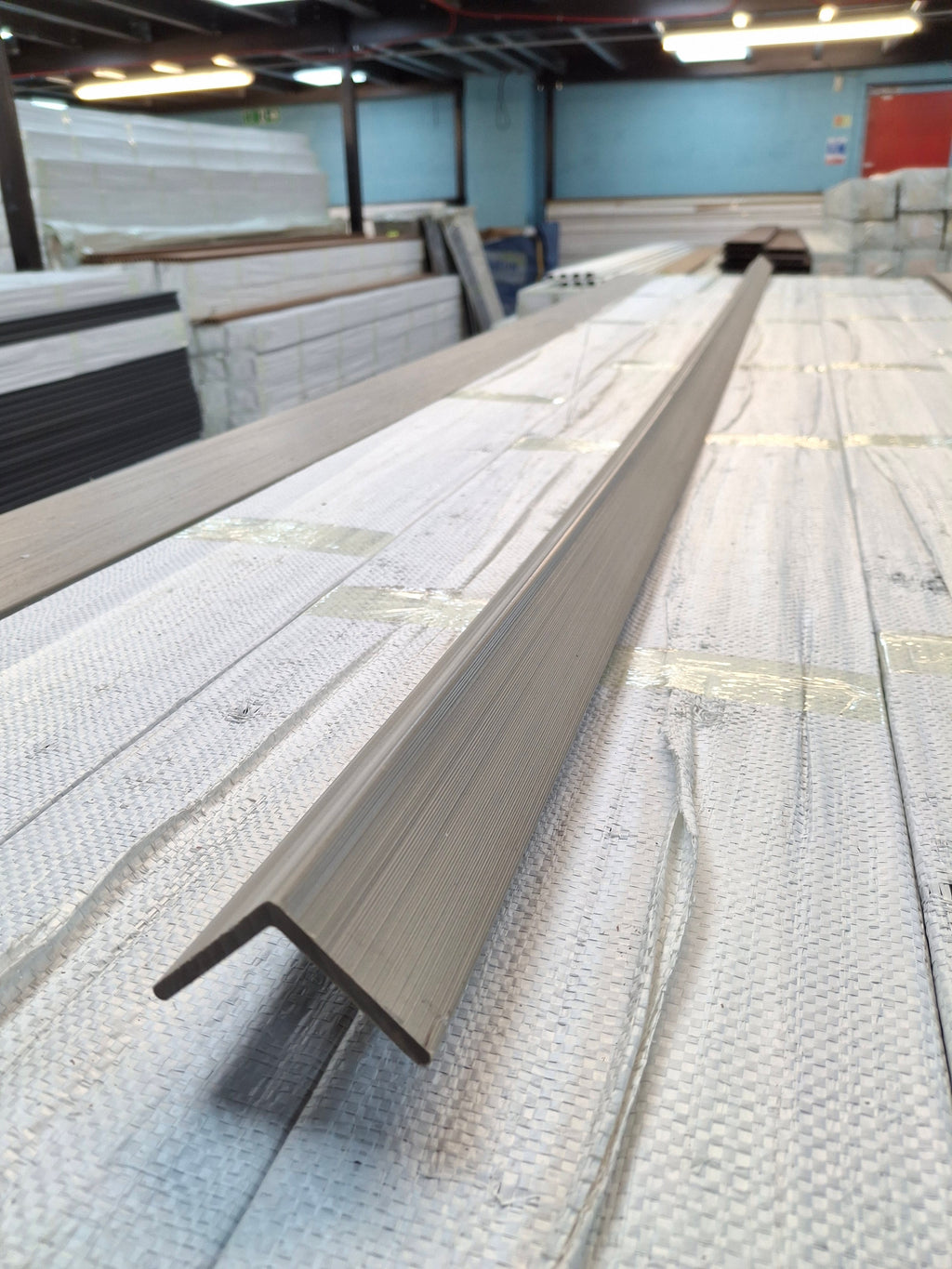 WPC Composite Decking L-Trim – Ancient Wood (3.0 m)