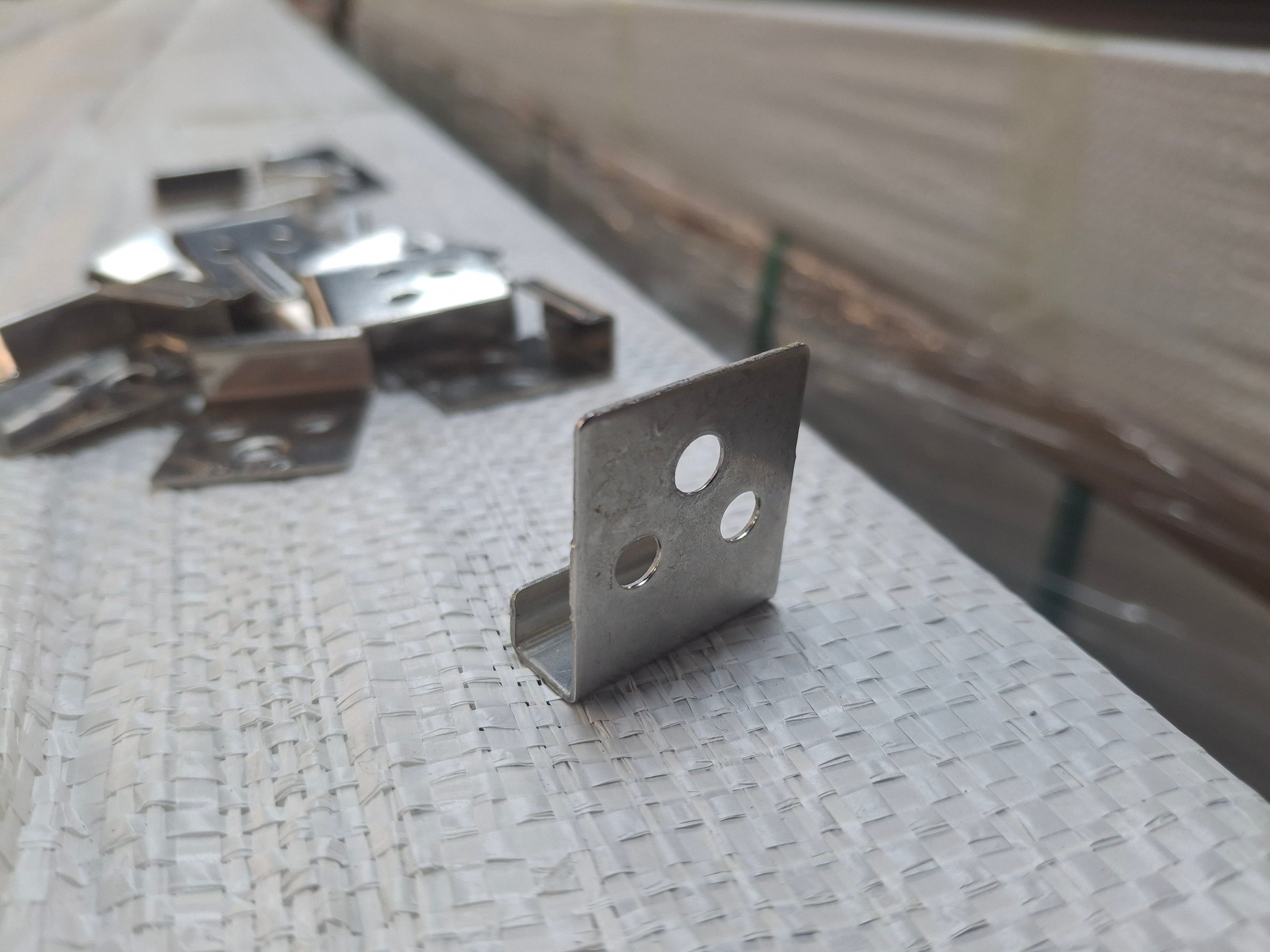 WPC Composite Decking Starter Clips Pack of 20 | Hidden Fixing Clips