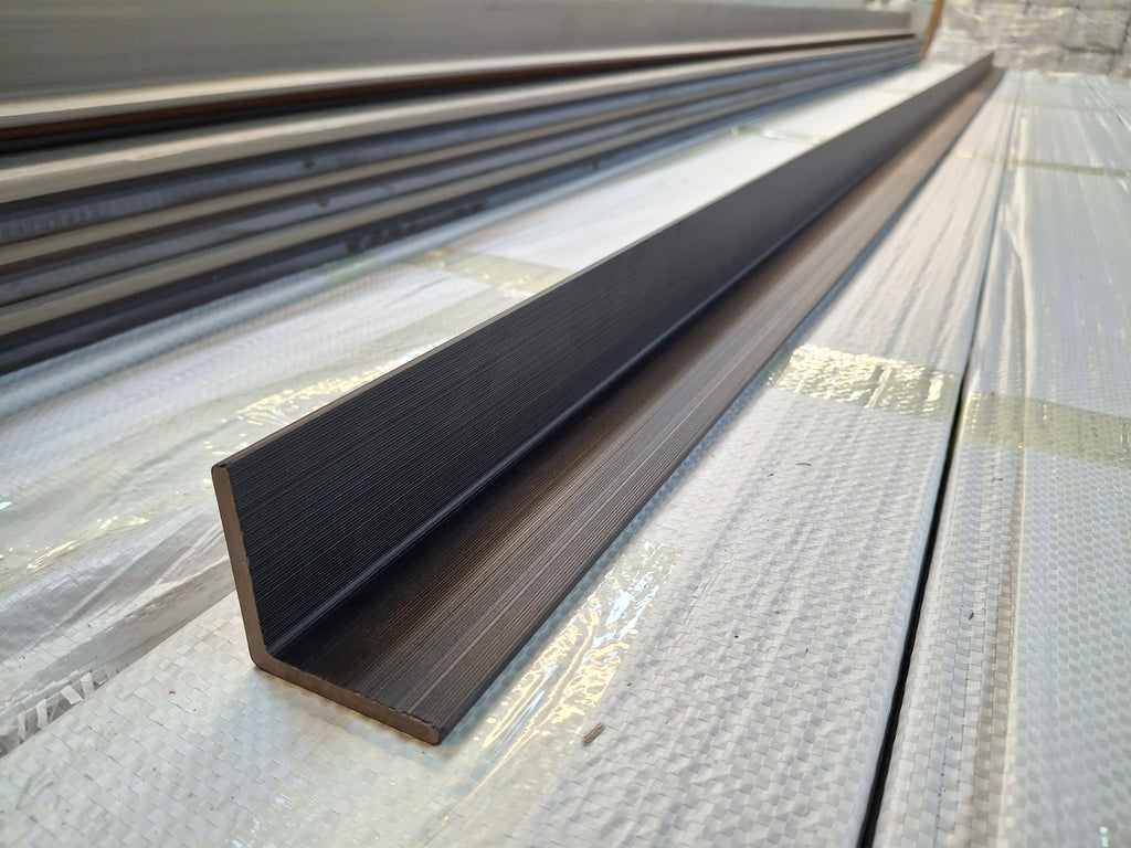 WPC Composite Decking L-Trim – Gloss Black (3.0m)