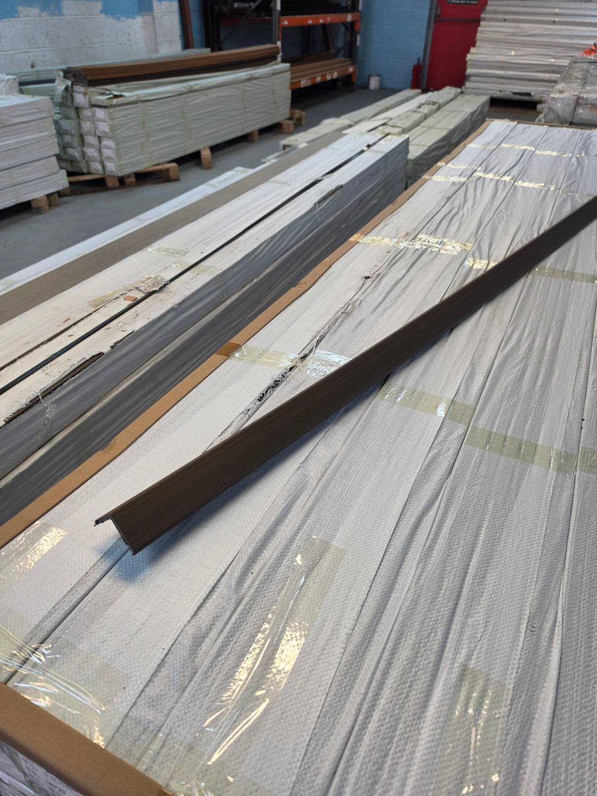 WPC Composite Decking L-Trim – Chestnut GLOSS | 3m Edge Finishing Profile