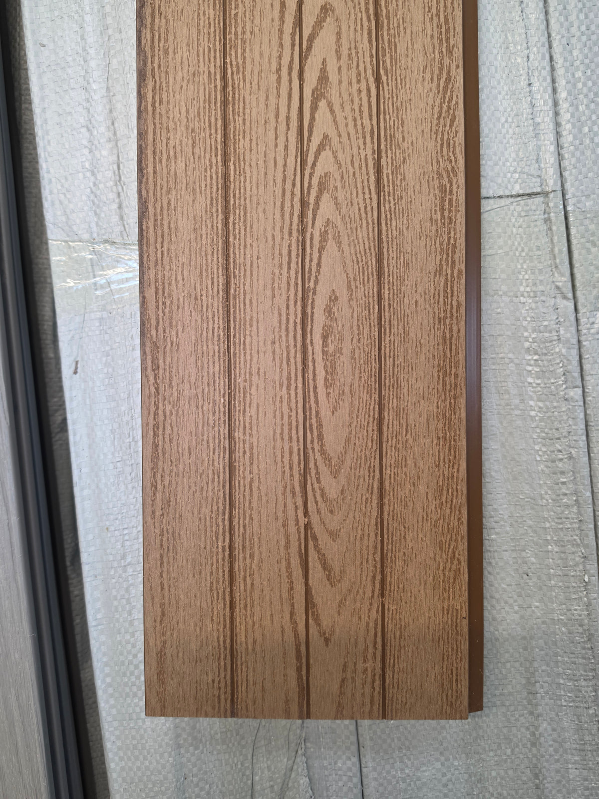 Clearance Sandstone Oak Woodgrain Finish Composite Fencing – Set of 11 Boards | 1760 x 176 x 25mm
