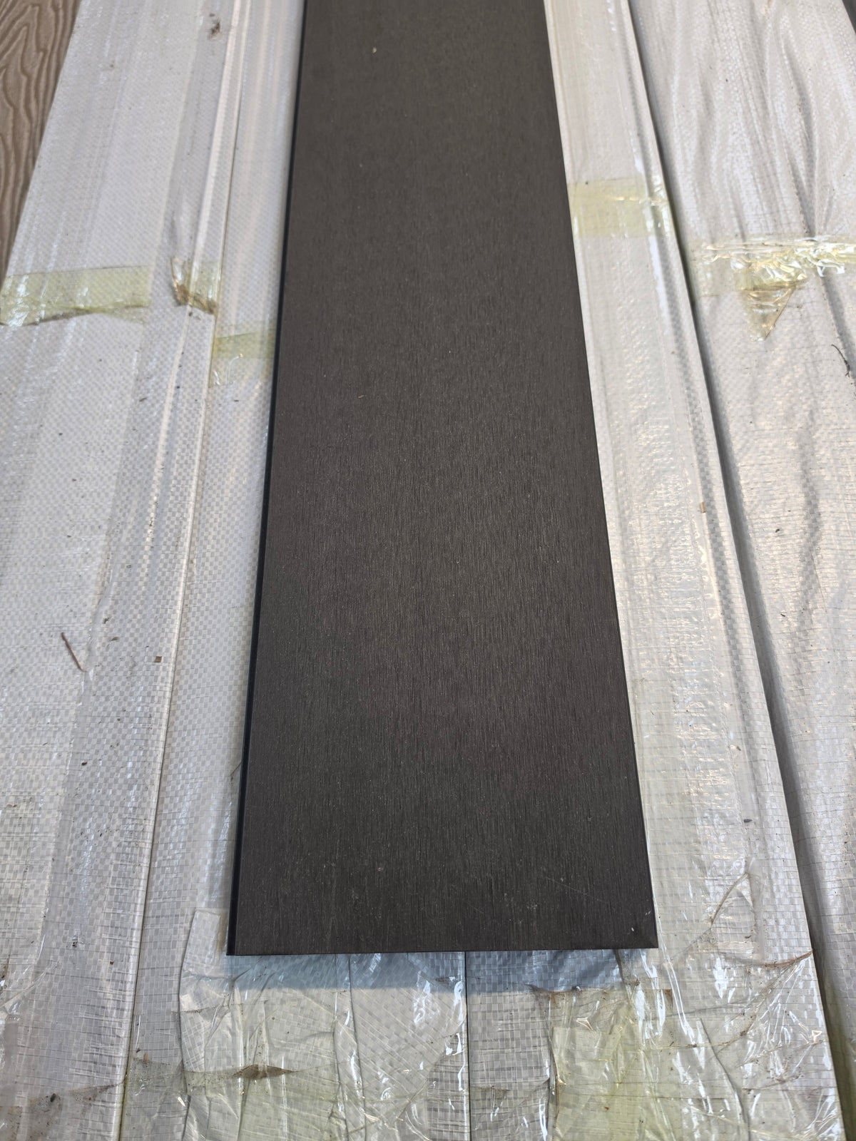 Clearance Matt Black Composite Fencing – Set of 11 Boards | 1760 x 176 x 25mm