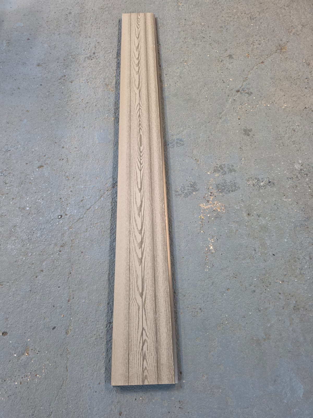 Clearance Woodgrain Composite Fencing – Set of 11 Boards | 1760 x 180 x 25mm